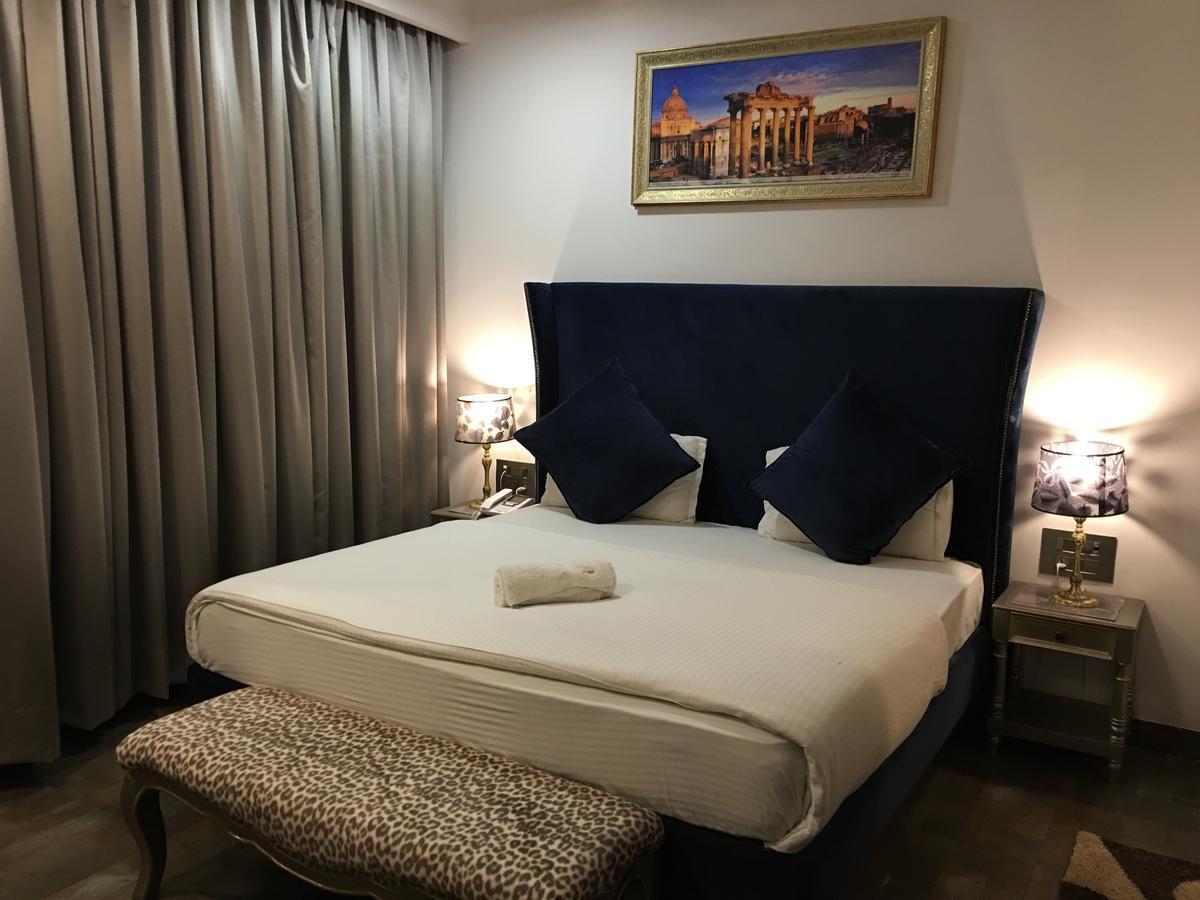 Hotel Posh Chandīgarh Eksteriør bilde
