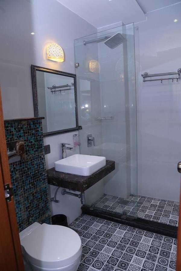 Hotel Posh Chandīgarh Eksteriør bilde