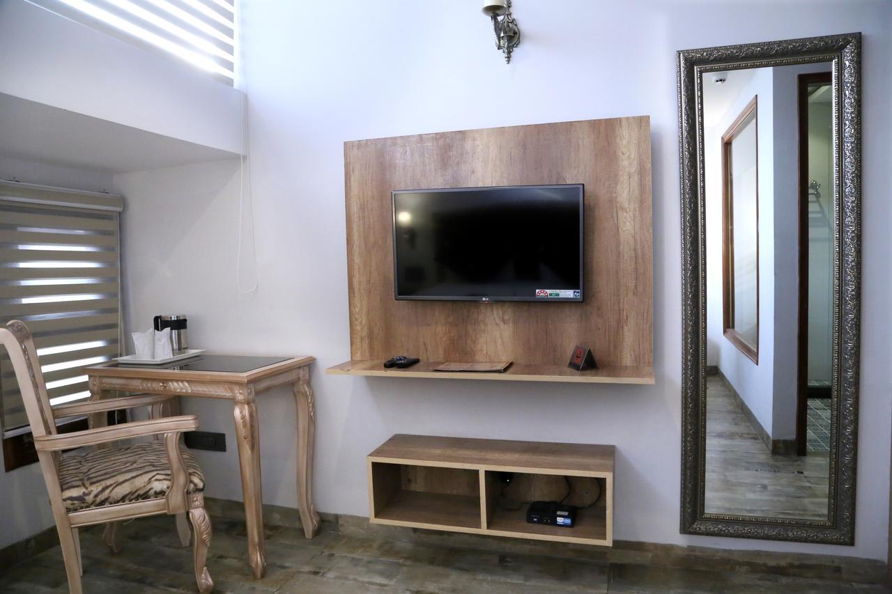Hotel Posh Chandīgarh Eksteriør bilde