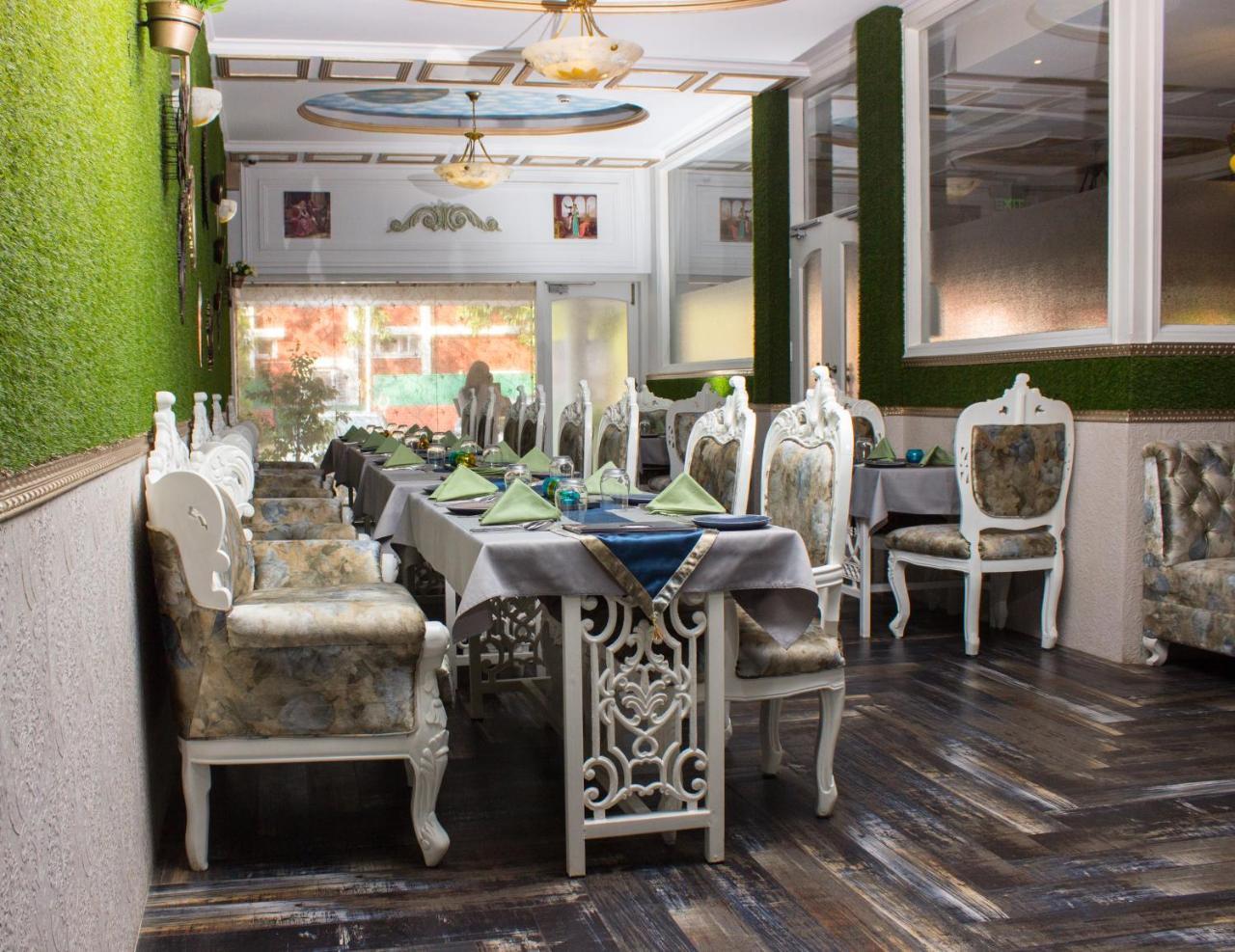 Hotel Posh Chandīgarh Eksteriør bilde